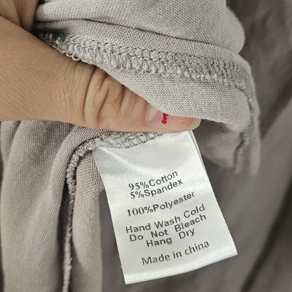 Mod Ref Side Slit Tunic Top - Picture 4 of 5